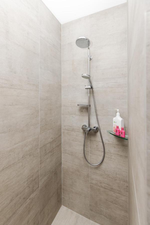 Sweet Magnolia 1 Or 2 Bedroom Suite St Kilda Cambridge With Complimentary Continental Breakfast Bagian luar foto