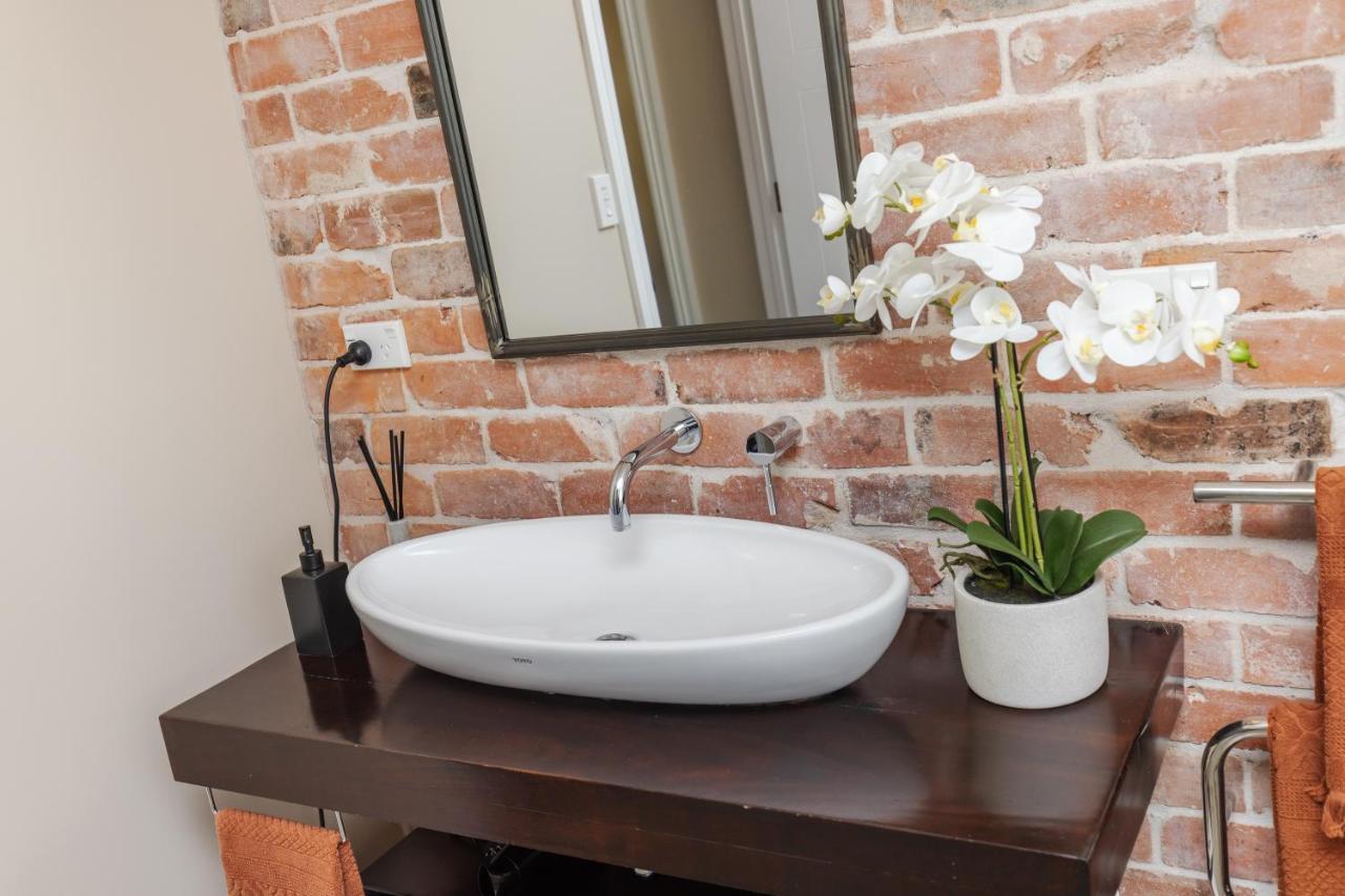 Sweet Magnolia 1 Or 2 Bedroom Suite St Kilda Cambridge With Complimentary Continental Breakfast Bagian luar foto