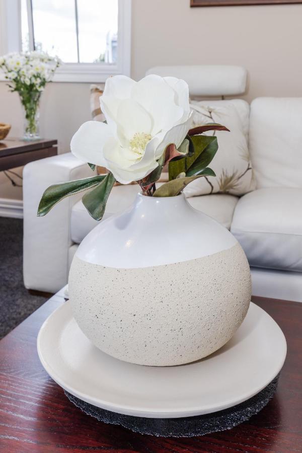 Sweet Magnolia 1 Or 2 Bedroom Suite St Kilda Cambridge With Complimentary Continental Breakfast Bagian luar foto