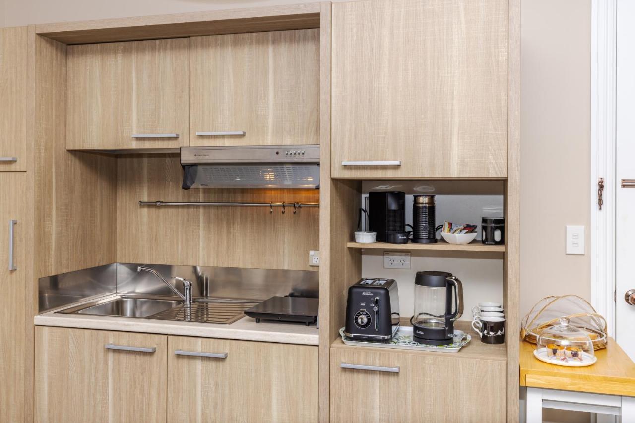 Sweet Magnolia 1 Or 2 Bedroom Suite St Kilda Cambridge With Complimentary Continental Breakfast Bagian luar foto