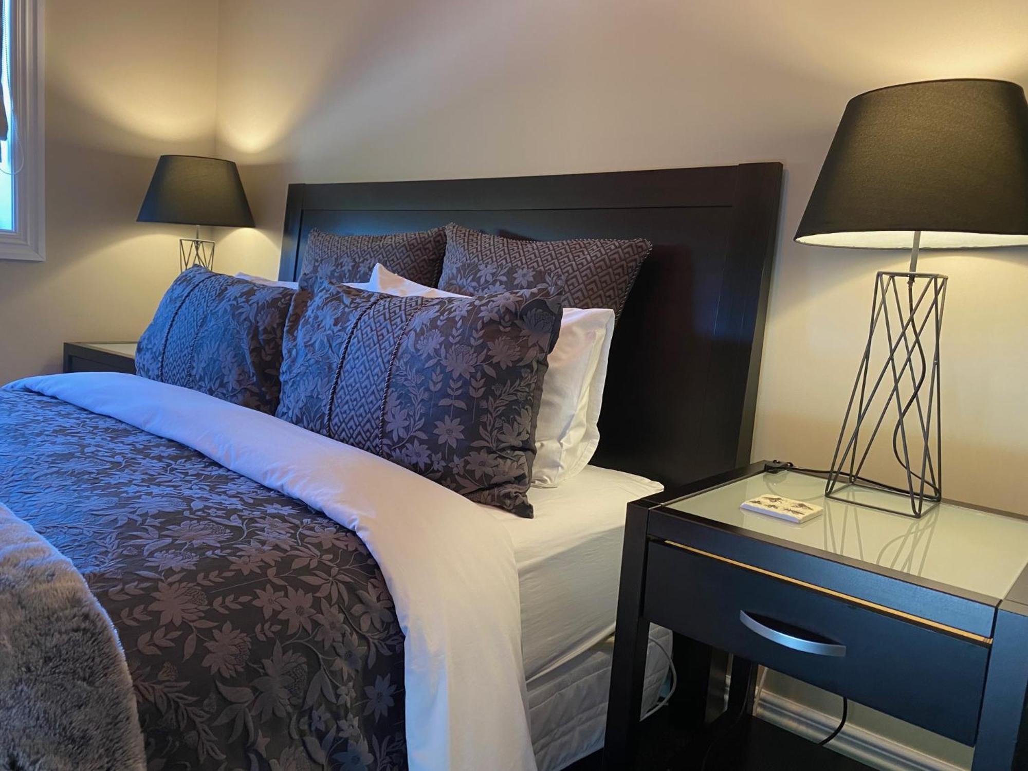 Sweet Magnolia 1 Or 2 Bedroom Suite St Kilda Cambridge With Complimentary Continental Breakfast Bagian luar foto